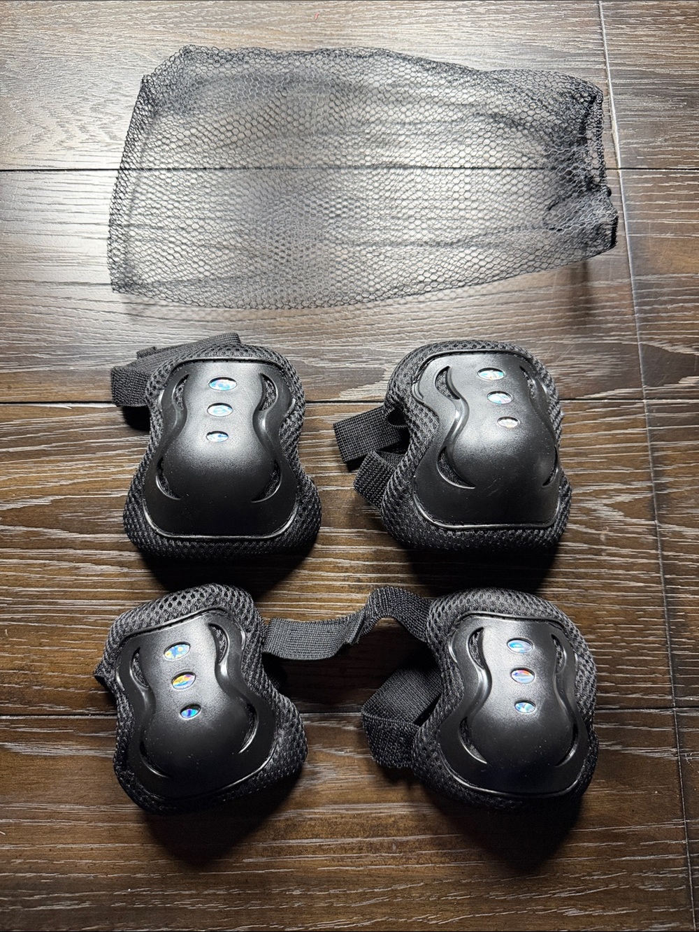 Kids protective gear for biking, blading, etc. black knee pads & elbow pads